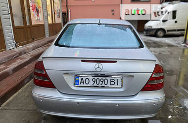 Седан Mercedes-Benz E-Class 2003 в Тячеве