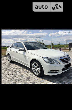 Седан Mercedes-Benz E-Class 2012 в Мукачевому