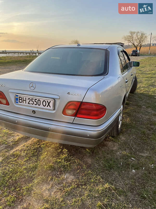 Седан Mercedes-Benz E-Class 1998 в Одессе