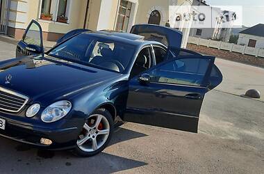 Седан Mercedes-Benz E-Class 2003 в 