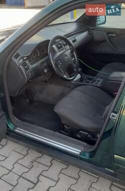 Седан Mercedes-Benz E-Class 1997 в Черновцах