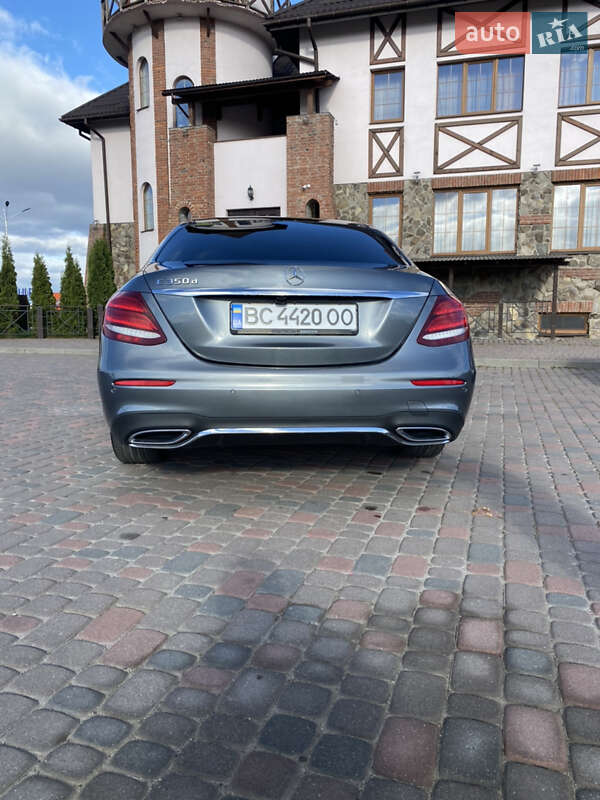 Седан Mercedes-Benz E-Class 2016 в Львове