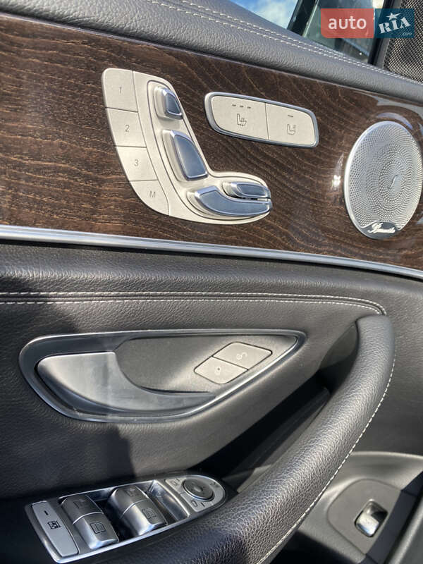 Седан Mercedes-Benz E-Class 2016 в Львове