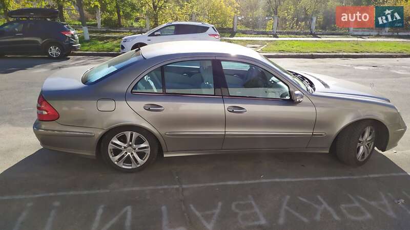 Седан Mercedes-Benz E-Class 2005 в Києві