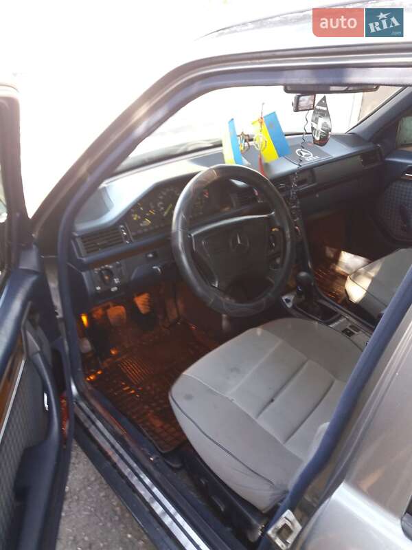 Седан Mercedes-Benz E-Class 1989 в Хмельницькому