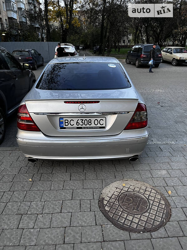 Седан Mercedes-Benz E-Class 2007 в Львові