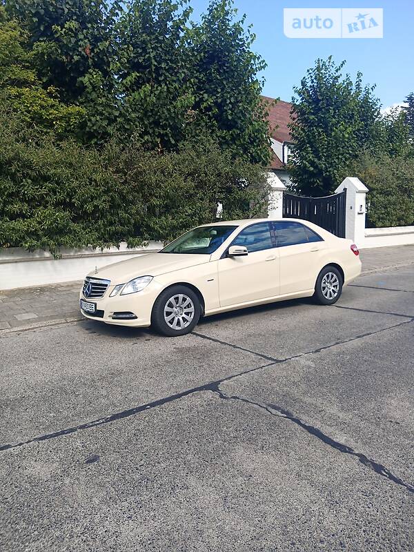 Mercedes-Benz E-Class 2012