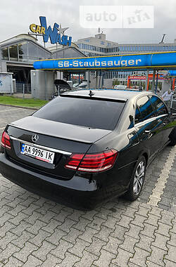 Седан Mercedes-Benz E-Class 2013 в Киеве