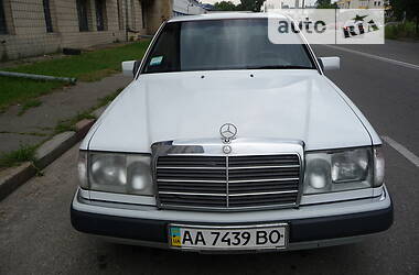 Седан Mercedes-Benz E-Class 1991 в Києві