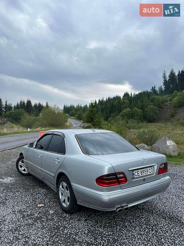 Седан Mercedes-Benz E-Class 2000 в Черновцах