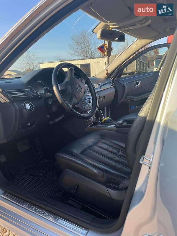 Седан Mercedes-Benz E-Class 2009 в Прилуках