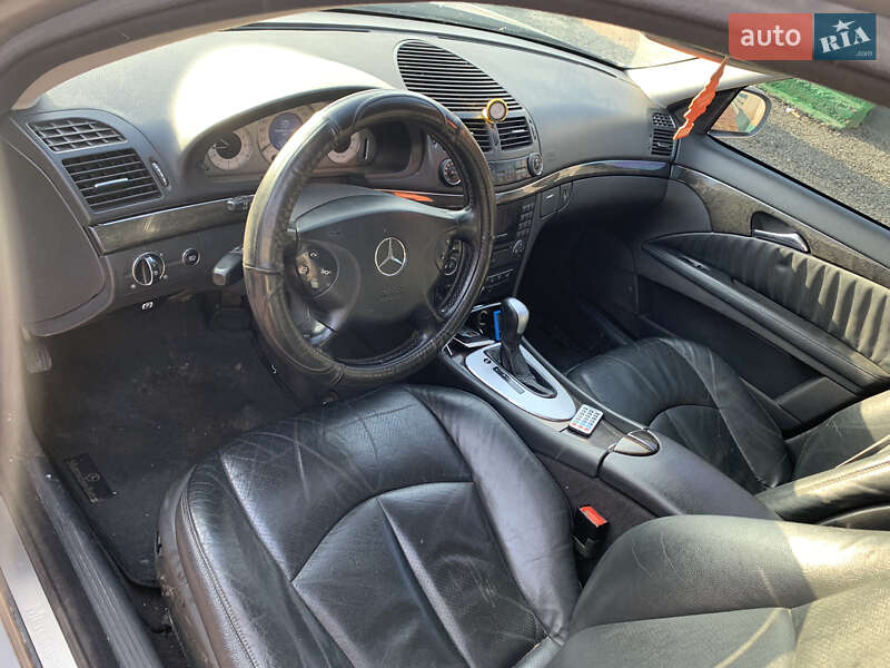 Седан Mercedes-Benz E-Class 2003 в Хусте