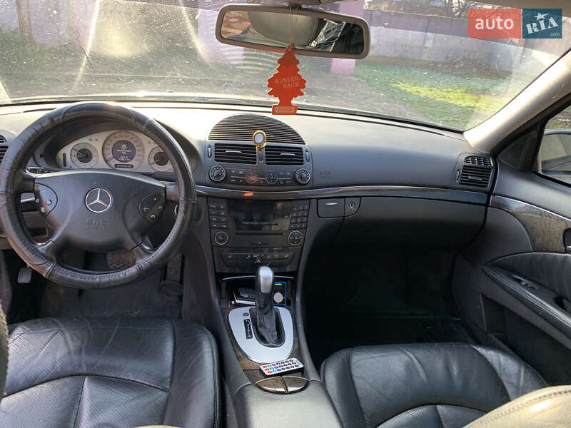 Седан Mercedes-Benz E-Class 2003 в Хусте