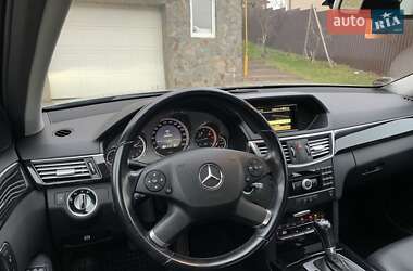 Седан Mercedes-Benz E-Class 2011 в Черновцах