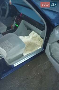 Седан Mercedes-Benz E-Class 1995 в Черновцах