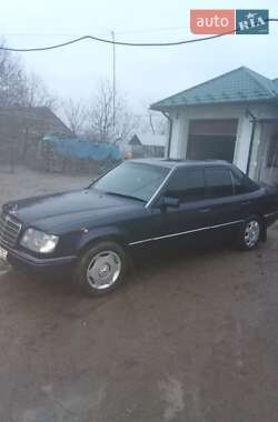 Седан Mercedes-Benz E-Class 1995 в Черновцах