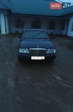 Седан Mercedes-Benz E-Class 1995 в Черновцах