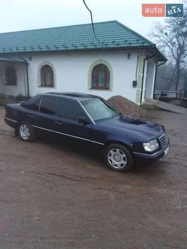Седан Mercedes-Benz E-Class 1995 в Черновцах