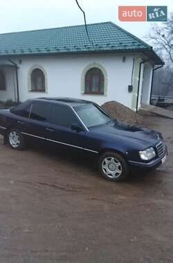 Седан Mercedes-Benz E-Class 1995 в 