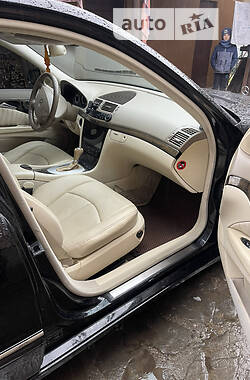 Седан Mercedes-Benz E-Class 2004 в 