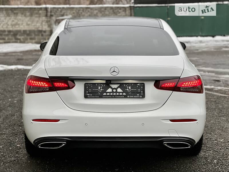 Седан Mercedes-Benz E-Class 2021 в Києві