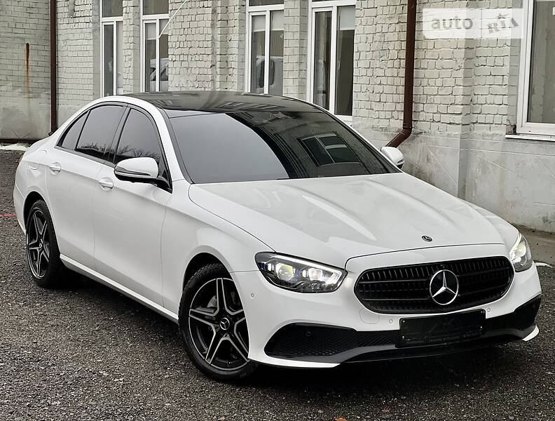 Седан Mercedes-Benz E-Class 2021 в Києві