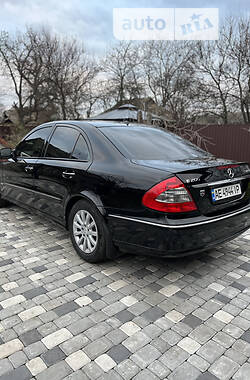 Седан Mercedes-Benz E-Class 2008 в Дніпрі