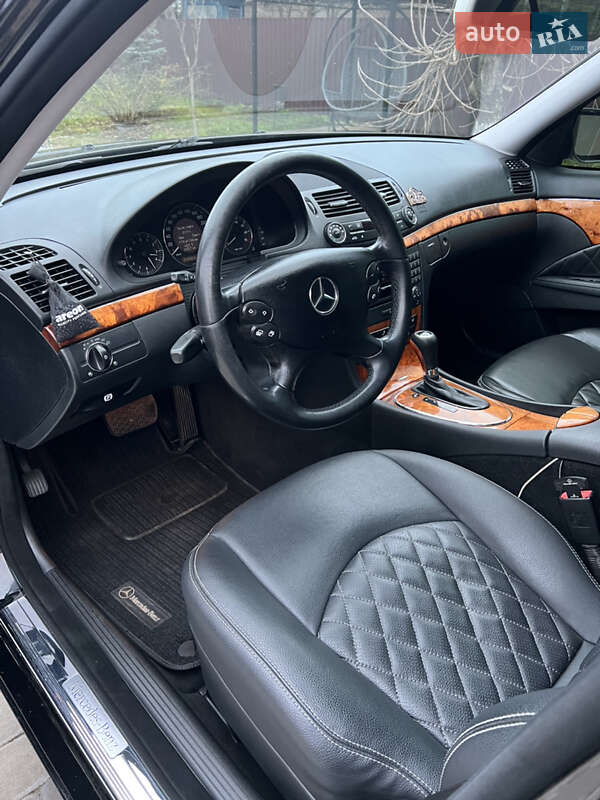 Седан Mercedes-Benz E-Class 2008 в Днепре