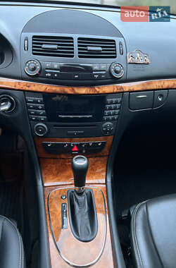 Седан Mercedes-Benz E-Class 2008 в Днепре