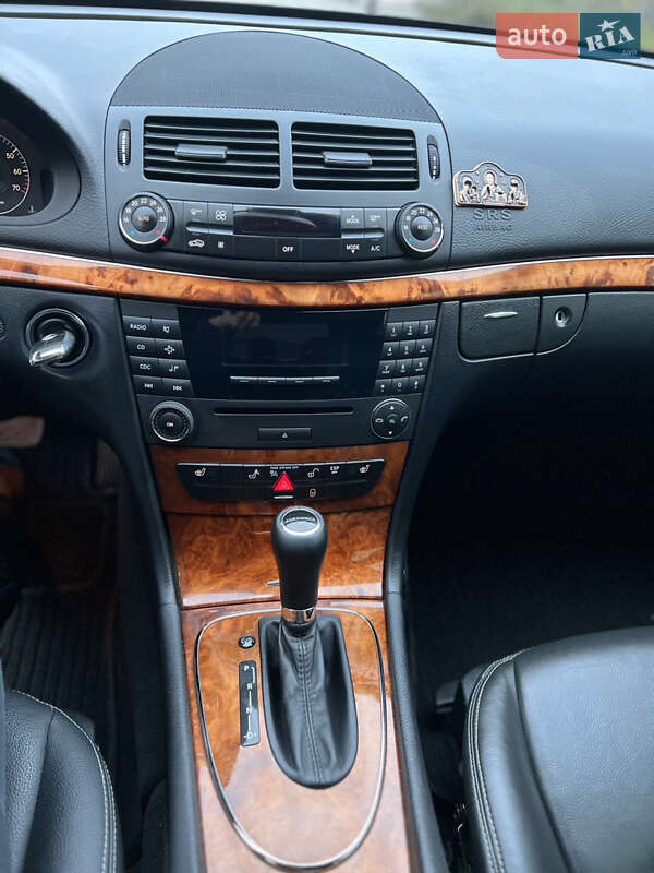 Седан Mercedes-Benz E-Class 2008 в Днепре