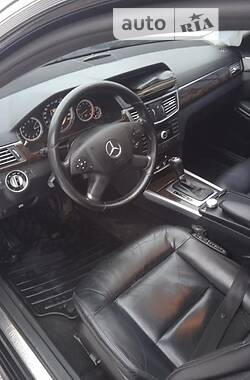 Седан Mercedes-Benz E-Class 2011 в 