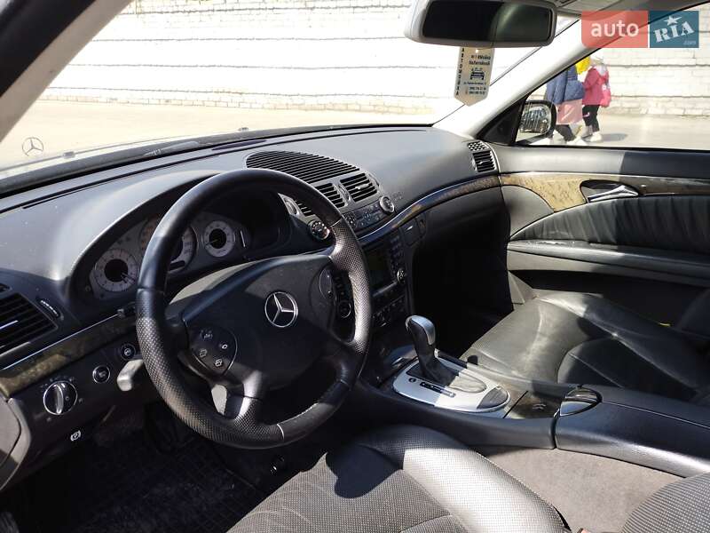 Седан Mercedes-Benz E-Class 2003 в Запоріжжі