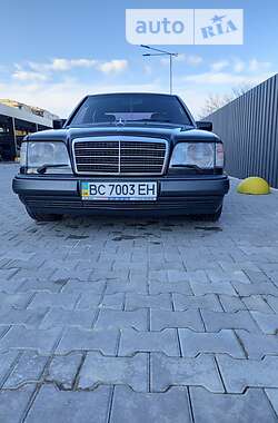 Седан Mercedes-Benz E-Class 1995 в Червонограде