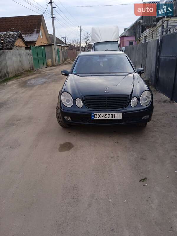 Седан Mercedes-Benz E-Class 2002 в Дергачах