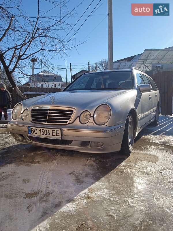 Универсал Mercedes-Benz E-Class 2001 в Бучаче