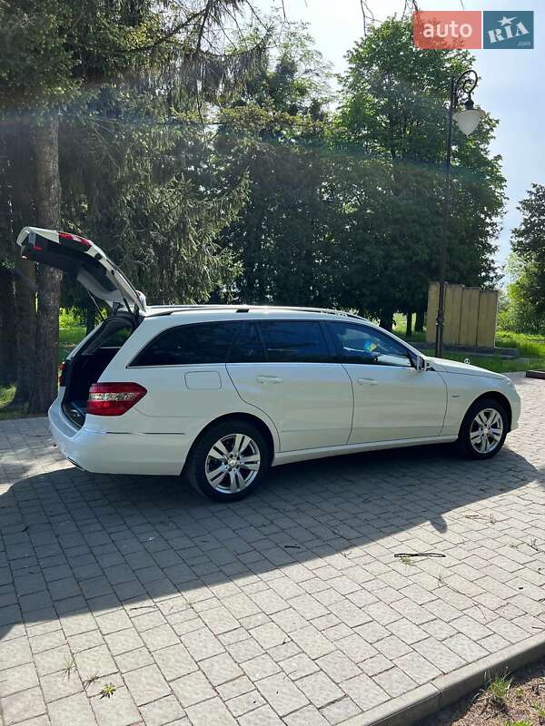 Універсал Mercedes-Benz E-Class 2011 в Бродах