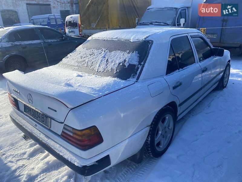 Седан Mercedes-Benz E-Class 1987 в Шостке