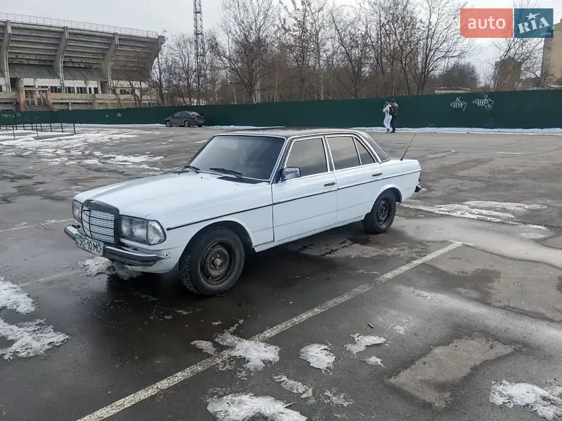 Mercedes-Benz E-Class 1982