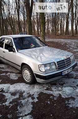 Седан Mercedes-Benz E-Class 1987 в Хмельницком
