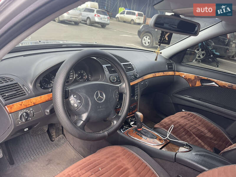 Седан Mercedes-Benz E-Class 2004 в Первомайске