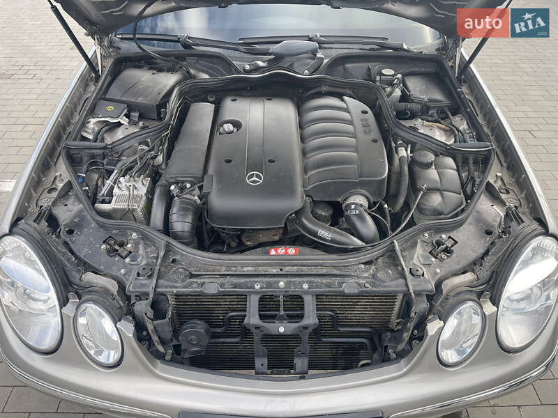 Седан Mercedes-Benz E-Class 2004 в Первомайске