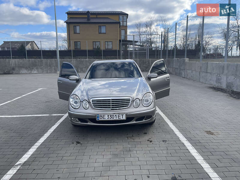 Седан Mercedes-Benz E-Class 2004 в Первомайске