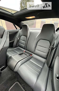 Купе Mercedes-Benz E-Class 2010 в 