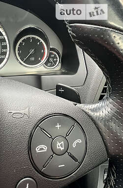 Купе Mercedes-Benz E-Class 2010 в 