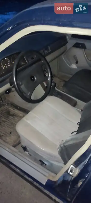 Седан Mercedes-Benz E-Class 1988 в 