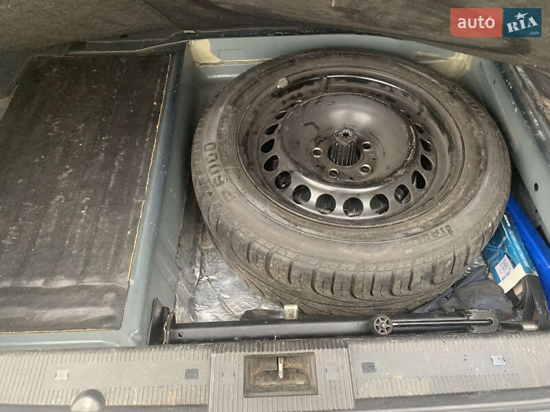 Седан Mercedes-Benz E-Class 1999 в Черновцах