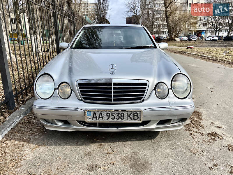 Седан Mercedes-Benz E-Class 2002 в Киеве