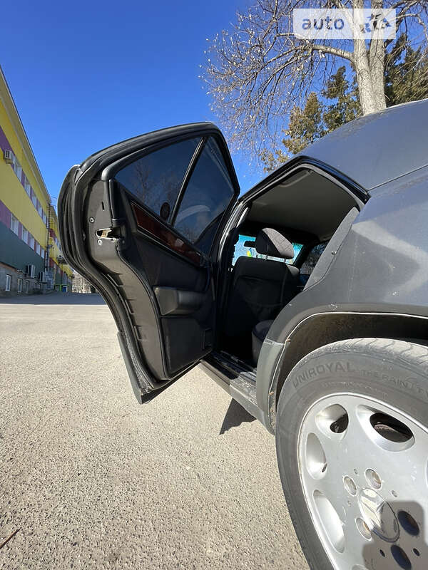 Седан Mercedes-Benz E-Class 1990 в Ладижині