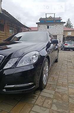 Седан Mercedes-Benz E-Class 2011 в 