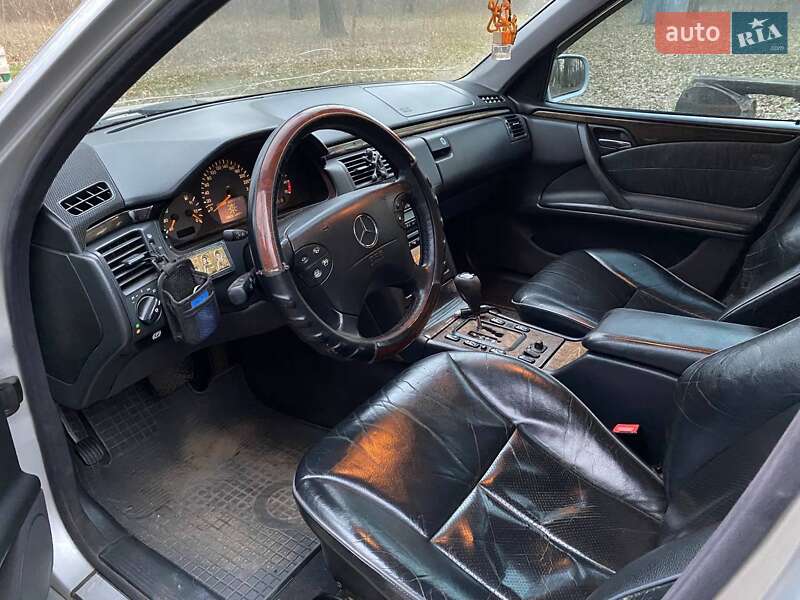 Седан Mercedes-Benz E-Class 1999 в Одесі